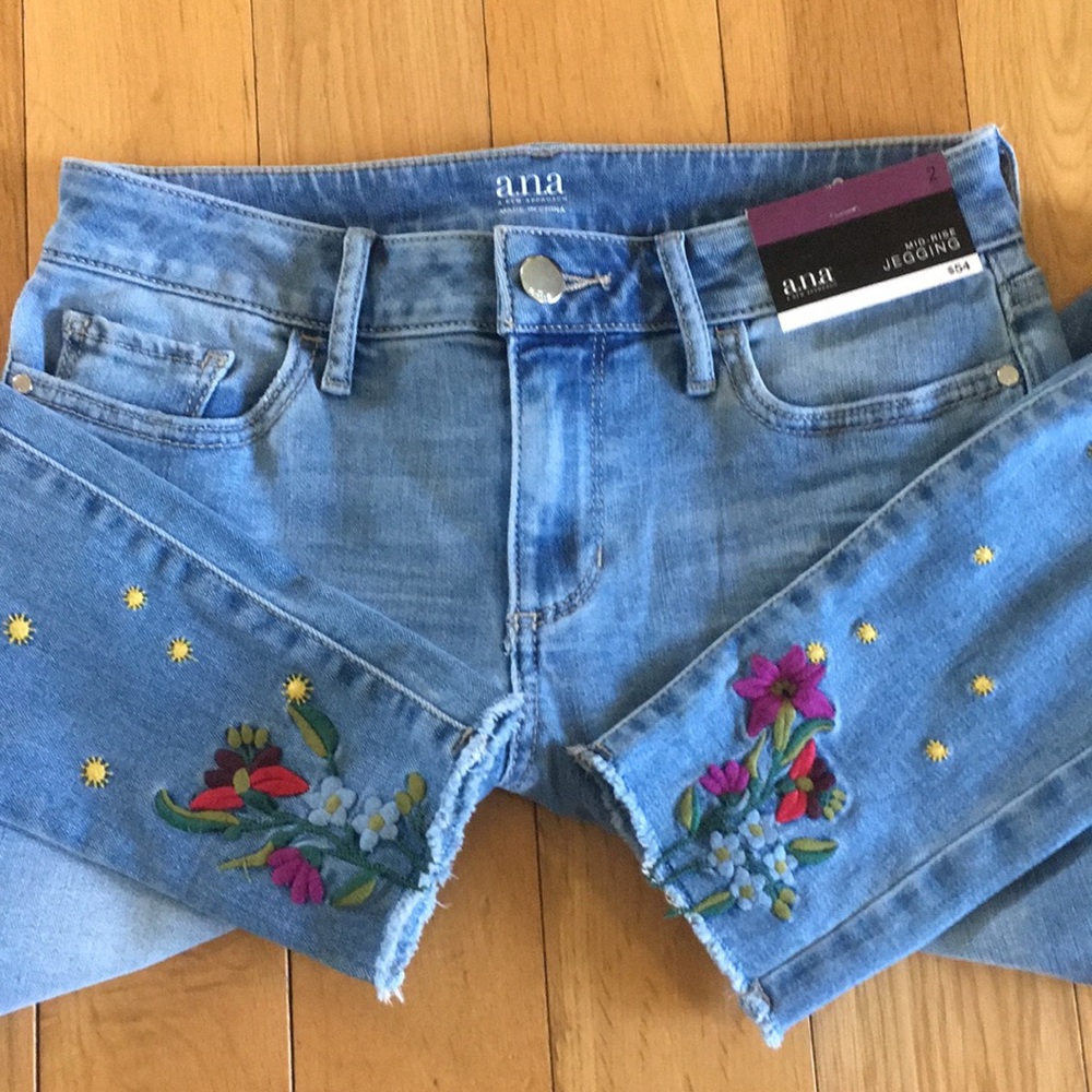 Embroidered Skinny Jeans
